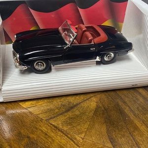 Mercedes- Benz 190 SL Metal Diecast Car